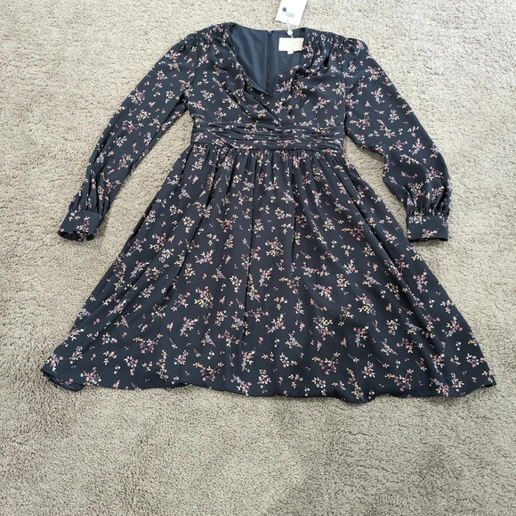 gal meets glam blue floral dress Blue Floral V-Neck Ruffle Maxi Dress